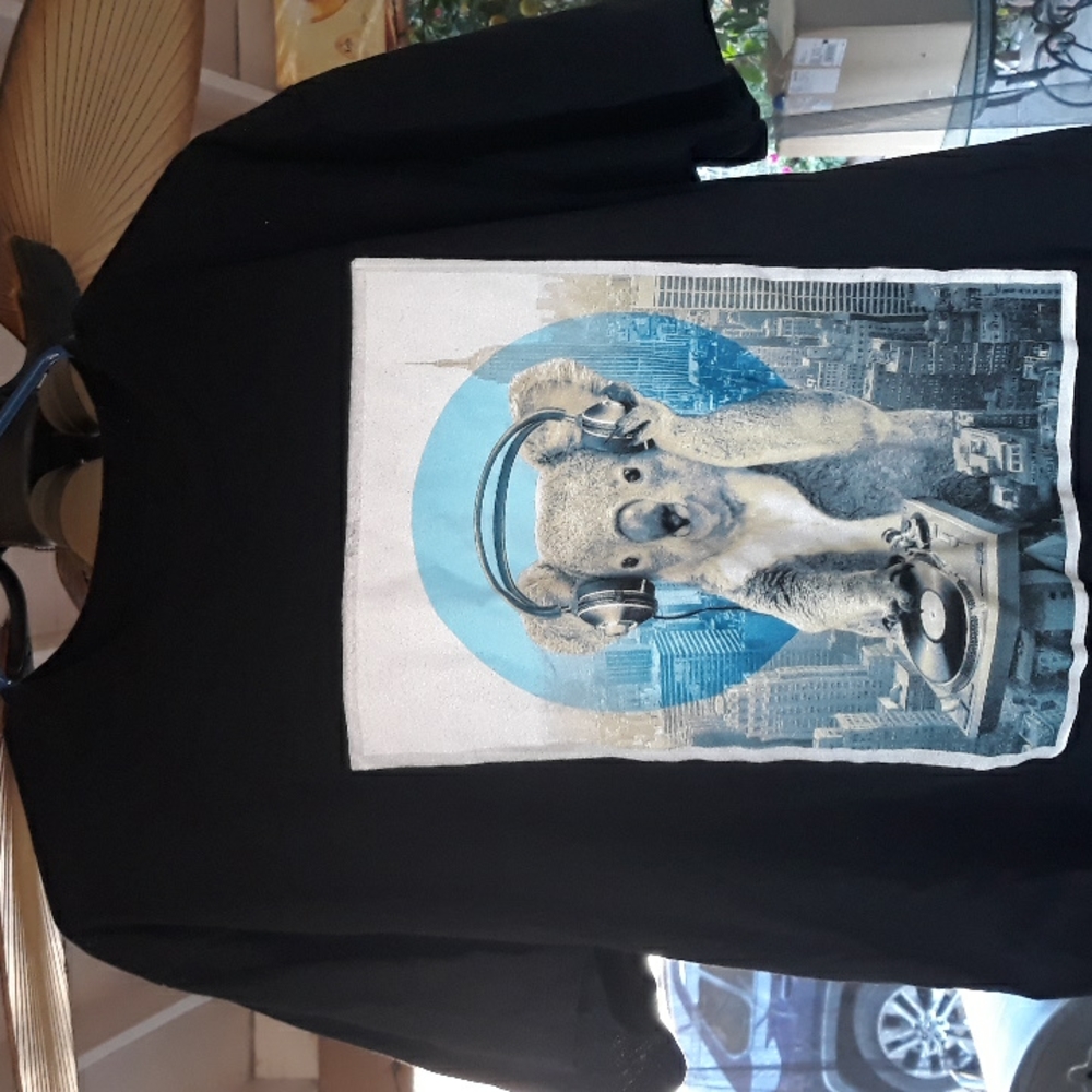 Black 🎧DJing 🎛koala T-shirt